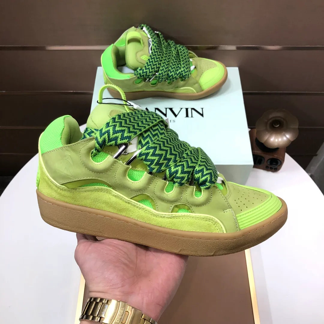 Men's men's shoes💰820💰[LANVIN] The latest lace-up fashionable casual couple sneakers, high-quality CLAY couple series‼ ️ The latest trendy products of the season 🌈Many bloggers have planted grass and purchased the original open-mold customization. The upper and outsole are sewn with mark threads without edge sealing. A variety of material splicing combination design. Very versatile for fashionable and casual wear. Comfortable on the feet. Self-recommended. Upper cowhide + cow suede + breathable mesh lining. Foot-padding cowhide. Exclusive original open-mold clear logo rubber outsole ⚠️Couple standard size 36-40 for women and 38-44 for men.